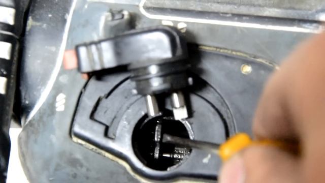 Как поставить переключатель режимов на перфоратор Makita HR 2470(2470Т)