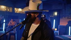 Necesito Encontrarte - Carin Leon [Colmillo De Leche  Live Sessions]