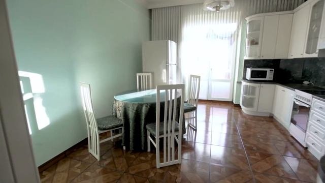 Обзор квартиры. Бийск, Набережная 9, 2 этаж, 4-к квартира. Продажа