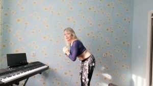 Коленная тряска или шимми в восточном танце.