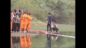 Шаолиньский монах пробежал по воде 120 метров (ВИДЕО)