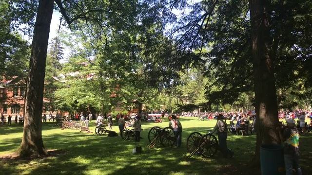 ? LIVE - Independence Day Concert - 1812 Overture with live cannon fire смотреть онлайн