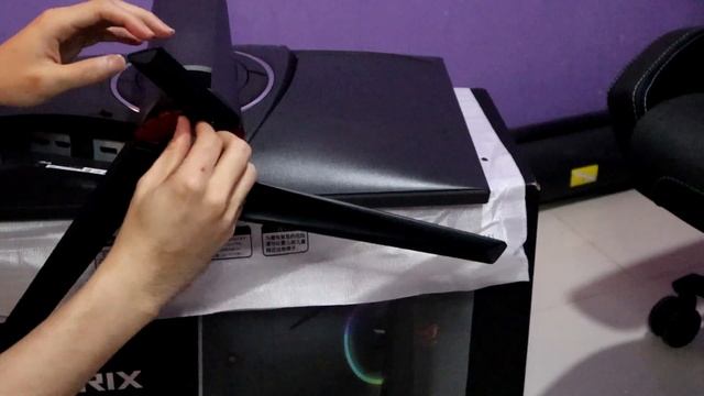 ASUS ROG Strix XG258Q Gaming Monitor 240Hz Light In Motion Aura RGB Lighting | What's in the Box? смотреть онлайн