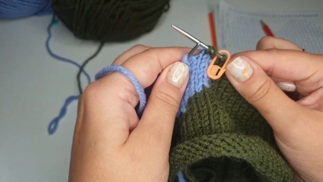 Как связать ЦВЕТНОЙ РИСУНОК СПИЦАМИ ПО КРУГУ / интарсия / мастер класс
