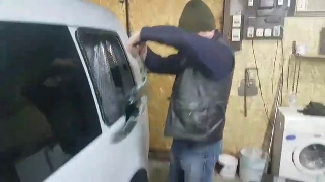 Меняем стекло кадди смотреть онлайн