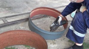 Бордюр   ограждение для голубики из железной бочки