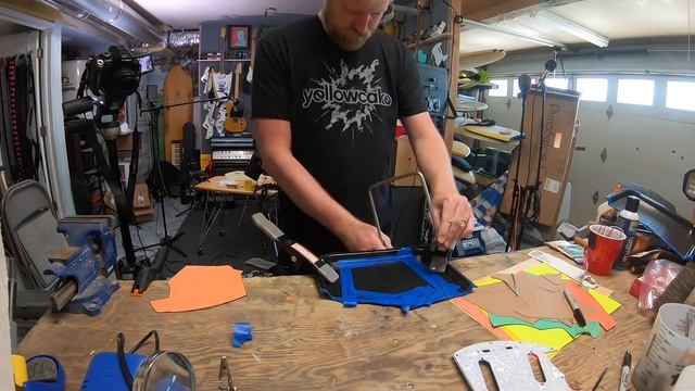 Cutting a pickguard by hand and on the cheap. смотреть онлайн
