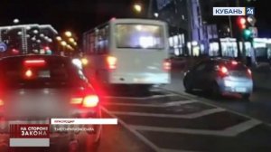 В Краснодаре водитель маршрутки устроил гонки в районе «Красной Площади»