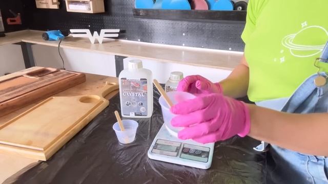 Completão! Aula de Resina Epóxi (porcelanato líquido). Aprenda e faça você mesmo. смотреть онлайн