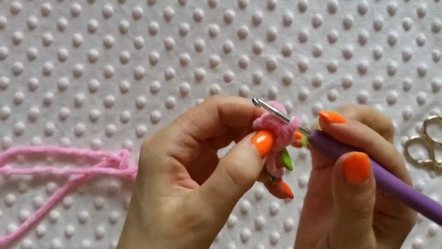 Бесплатное описание птички птица игрушка крючком схема амигуруми