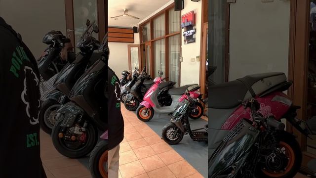 Emang enak kalo Riding pagi di Jakarta #piaggio #scooter #piaggiozip #zip #cinematic #motor #vespa