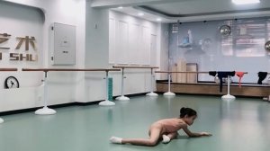 lovely girls daily dance training|ballet flexibility training|柔軟性ストレッチ|新体操
