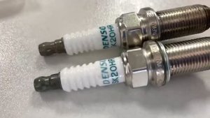 Сравнение оригинальных свечей и дубликатов Denso SK20HR-11 Original VS Unknown