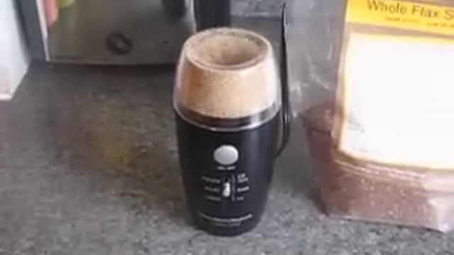 Grinding flax seed in coffe grinder смотреть онлайн