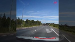 Какой наглый дальнобойщик.
