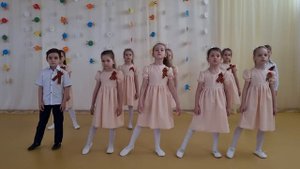 Ансамбль "Звоночки" д/с 186 "Вазовец"
Песня "Наследники России" Е.Гомонова