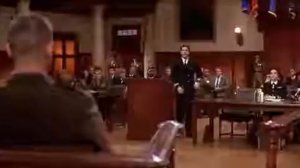 Несколько хороших парней, сцена в суде