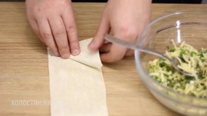 Треугольники из лаваша с сыром и зеленью. Быстро и сытно.