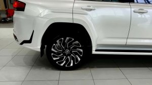 Toyota Land Cruiser 300 GR Sport