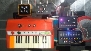 Modular synth toy