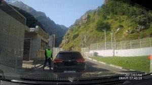 Прохождение пограничного контроля на КПП Верхний Ларс. Из России в Грузию.