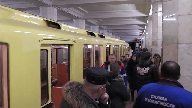Ночная поездка в метро на вагонах типа Ам 1+1031 (19 Ноября 2016 года)