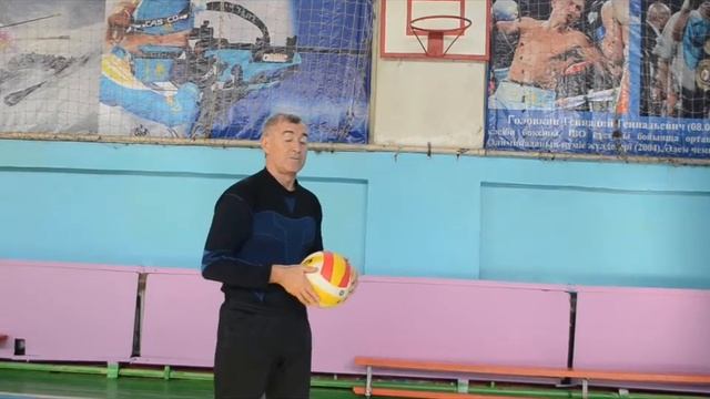 Верхняя подача мяча в волейболе.ДИСТАНЦИОННОЕ ОБУЧЕНИЕ