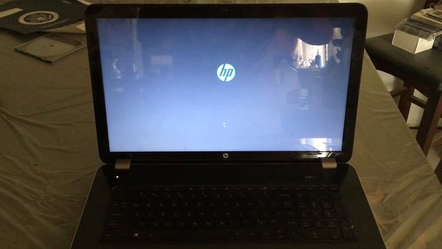 Windowsxpfan2105 is now TheWhiteyToy and My 2014 HP Pavilion 17-e116dx Tour смотреть онлайн
