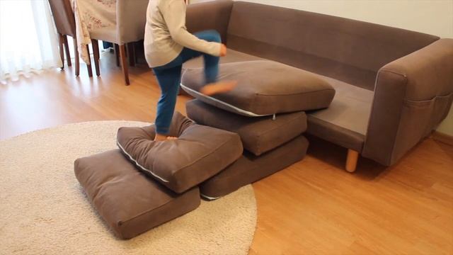 Чем заняться ДОМА с детьми. Игры с подушками