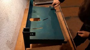 33. Самодельный циркулярный станок с подъемом 2 часть.mp4