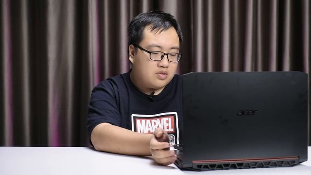 Acer Nitro 5 2019 - Laptop Gaming 15 TRIỆU CÓ NGON?!! смотреть онлайн