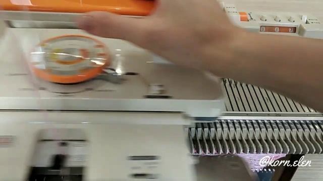 LECLE //  10. Вязание по перфокарте: застряла каретка. Исправление ошибки вязания по перфокарте