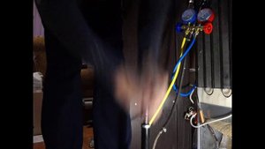 Самодельная замена компрессора холодильника с подводящими алюминиевыми трубками и другими выходами