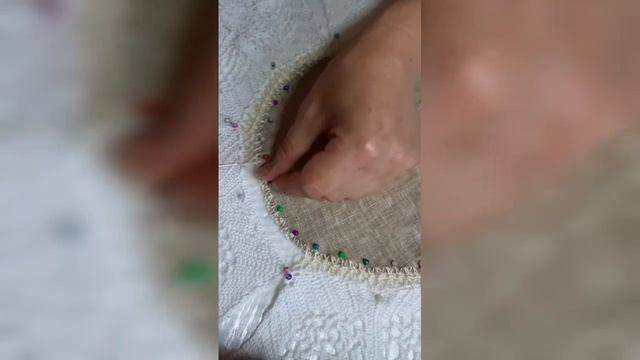 Вязаная скатерть на маленький столик