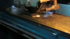 Работа плоскошлифовального станка.