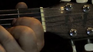 Песня под гитару с аккордами "В океане в средь могучих волн"