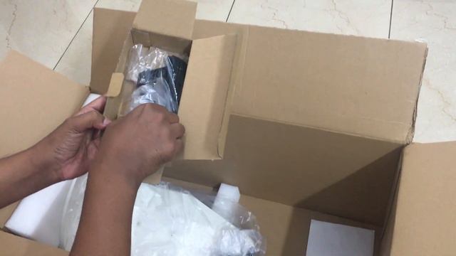 Unboxing Bresser 5 Inch Dobsonian Telescope Bought on Huligun.com смотреть онлайн