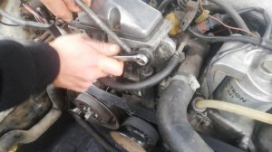 Замена ремня мерседес w124,очень бистро и легко