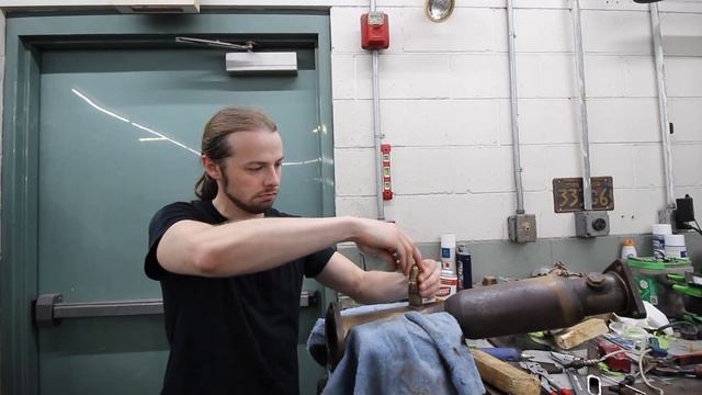 How to Use O2 Oxygen Sensor Extender Spacer to Turn off CEL [ P0420 & P0430 Fix ] смотреть онлайн