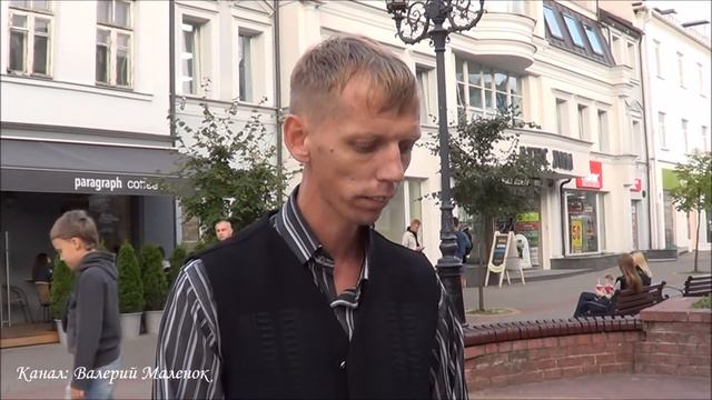 Парень сочинил песню для мамы и поет на улице! Brest! Music! Song!