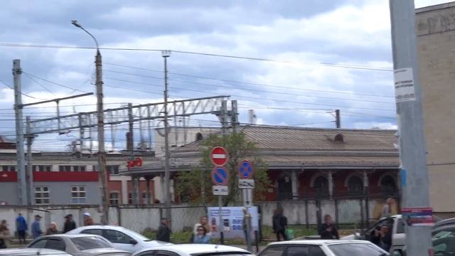 Сегодня понял, что миграцию дачников на дачу и с неё лучше пережидать дома, добрее и целее будешь)) смотреть онлайн