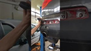 AUDI Q7 Аккуратно разламать противотуманный фонарь