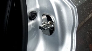 Lada Vesta 1G.  Накладки на дверные замки
