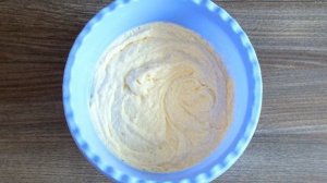 Творожный кекс с малиной