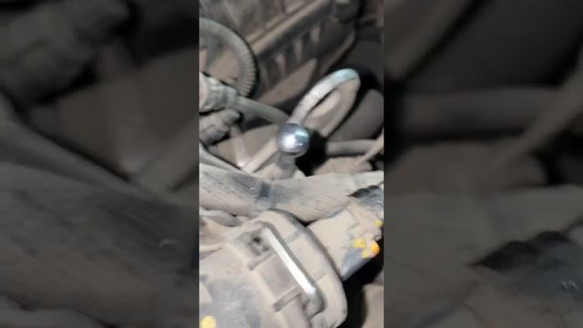 citroen C4 grand picasso (2014) shaking engine sound