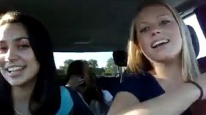 Американские девушки поют по русски Белый мерин