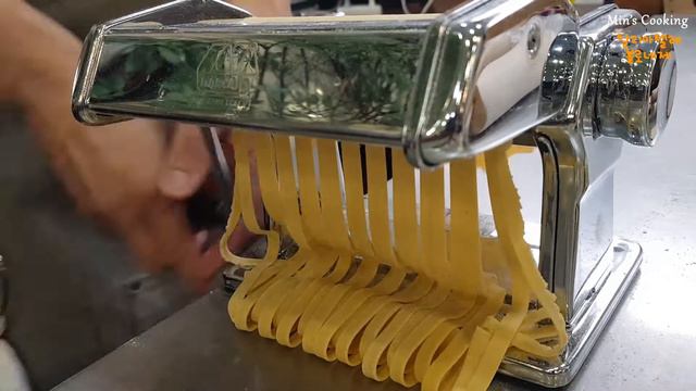 탈리아텔레 생파스타 만드는 방법 & 볼로네제 파스타 만들기 :: How to make Tagliatelle Bolognese смотреть онлайн