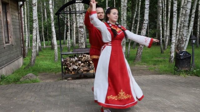Первый танец молодоженов Дениса и Ксении на славянской свадьбе в Клинцах || 2023