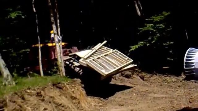 Лес. Трелёвочник. Многогранная опора ЛЭП 110кВ. (Видео 62) смотреть онлайн