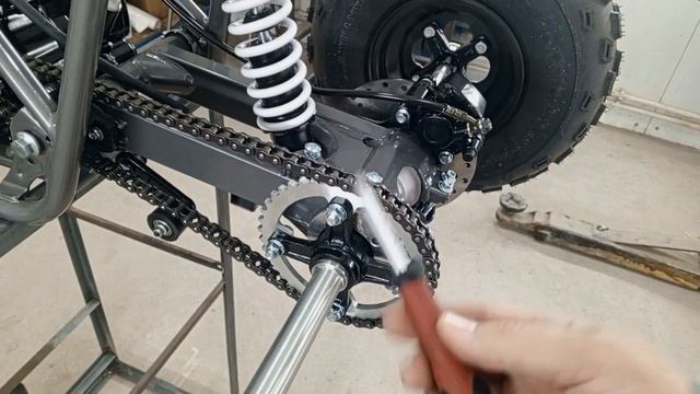 Часть 1. Сборка с ноля детского квадроцикла Mikilon Hammer 125. смотреть онлайн